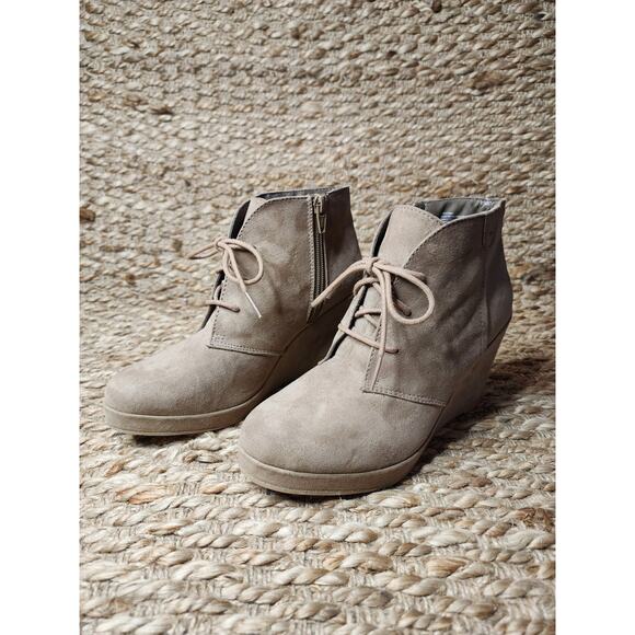 MERONA BROWN SUEDE LACE UP WEDGE HEELED ANKLE BOOTS Women’s Size 7 - Picture 2 of 11